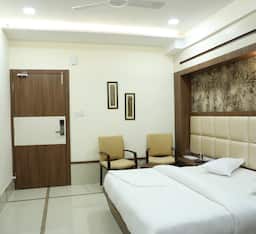 Play Deluxe Room