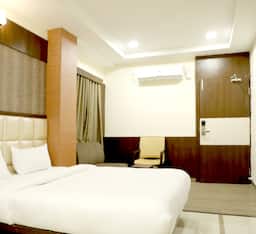 Play Premium Room