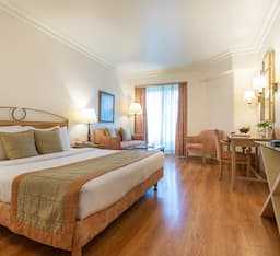 Deluxe Room Double Twin with Bathtub