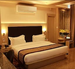 Deluxe Room (Local ID Not Allowed)