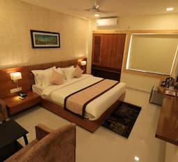 Executive Twin Bed Room