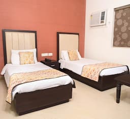 Deluxe Twin Bed Room