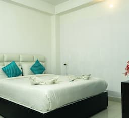 Deluxe Double Bed