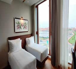 Deluxe Twin Bed Room