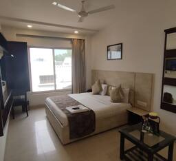 Super Deluxe Room