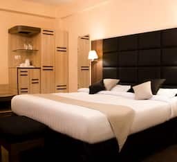 DELUXE AC ROOM WITHOUT WINDOW (Basement Room)
