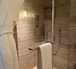 Deluxe Room Twin Bed