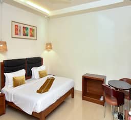 Deluxe Room King Bed