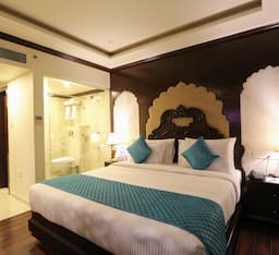 Deluxe King Room