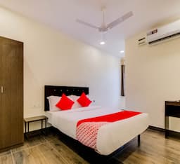 Classic Deluxe Room