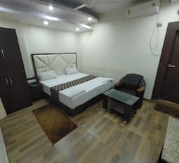 Deluxe AC Room