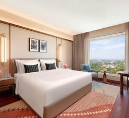 Deluxe Room King Bed