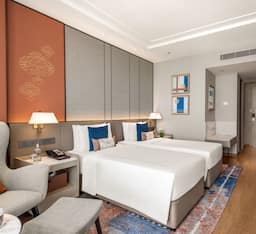 Deluxe Room City View Twin Bed