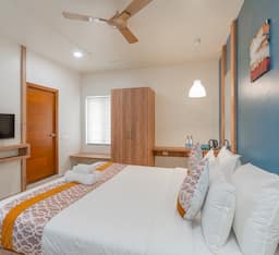 Standard Queen Room