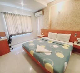 Apple Comfort Room