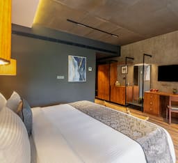Indulge Room With Balcony