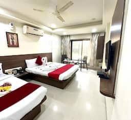 Family Room 3 Bed