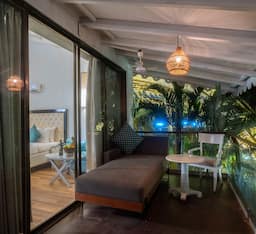 Villa Rooms with Balcony