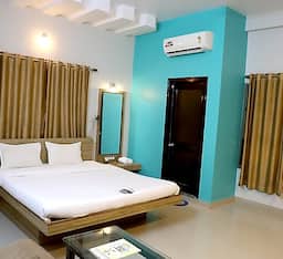 Deluxe AC Room