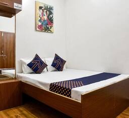 AC Deluxe Room