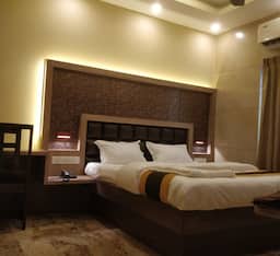 Deluxe AC Room