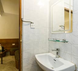 Comfort Queen Room