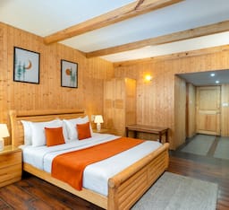 The Abode : Luxury Cottage Room with Kitchenette & Balcony