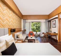 Deluxe Room King Bed