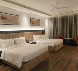 Deluxe Twin Double Room