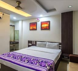 Deluxe AC Room