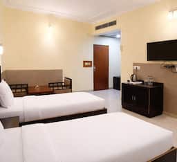 Deluxe Room Twin Bed