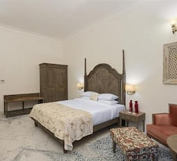 Renaissance Room with Sit Out
