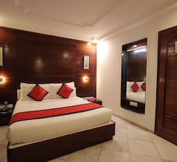 Standard Queen Room