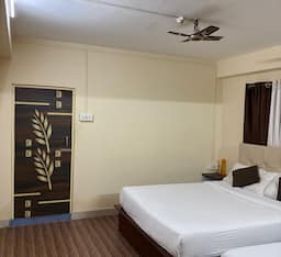 Deluxe Double Bed