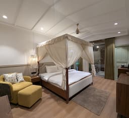 King Room with Bathtub And Balcony
