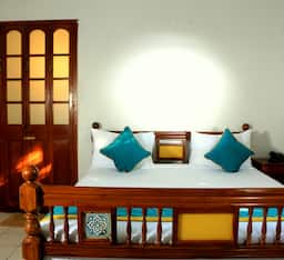 Classic Deluxe Room