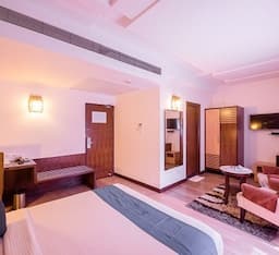 Deluxe AC Room