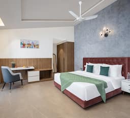 Cloud 7 Luxe 4BHK Villa with Pvt Pool