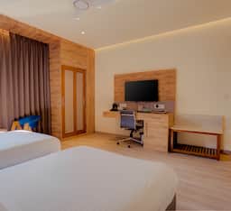 Deluxe Twin Bed Room
