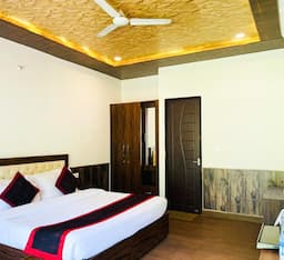 Luxury Cottage Room with Balcony