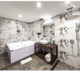 Suite Room with Jaccuzzi