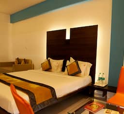 Deluxe Double Bed Room ( AC)