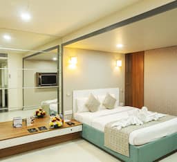 Deluxe Room (King Size)