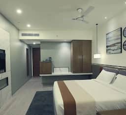 Deluxe King Room