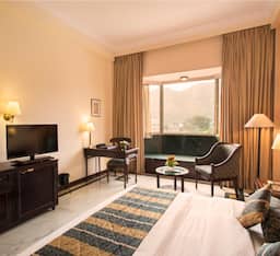 Royal Room King Bed