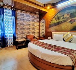 Deluxe Room (Non-View)
