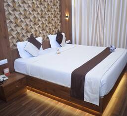 Apple Deluxe Room