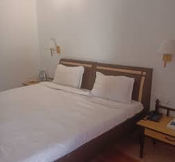 AC Standard (Small Room, Dam View)