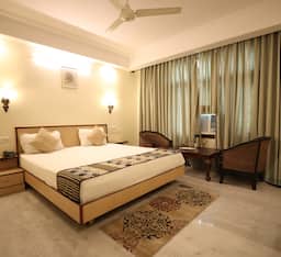 Executive Royal Room
