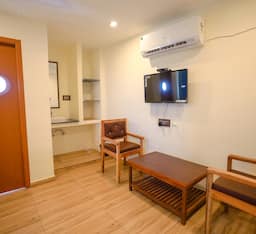 Sea View Double Bedroom with Boat Shape Balcony - In Cruise Building